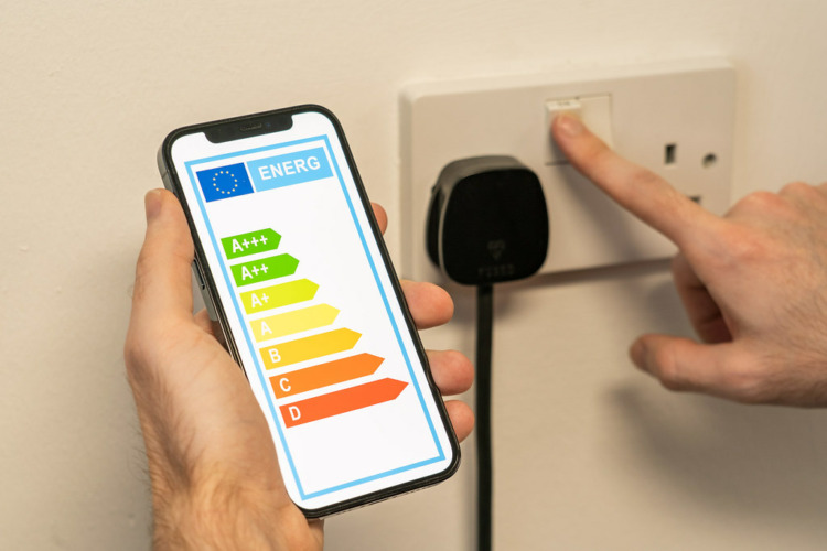 app on phone showing energy efficiency